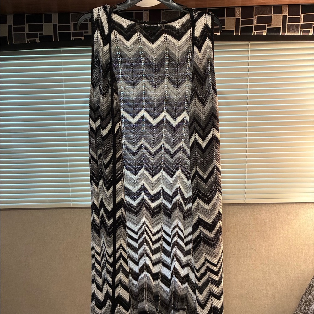New Directions Black and White Chevron Knit Cardigan